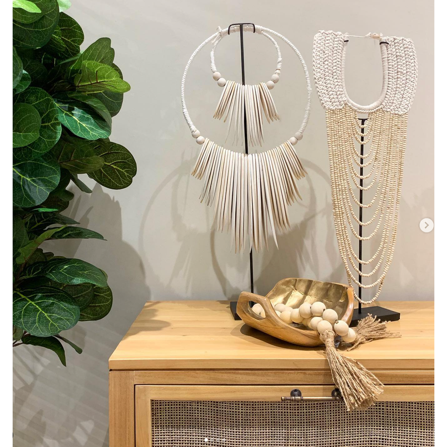 NALA WOODEN NECKLACE WITH STAND