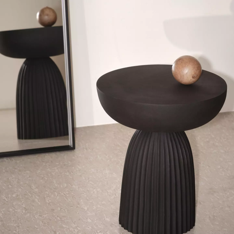 EXPOSE BLACK ACCENT TABLE