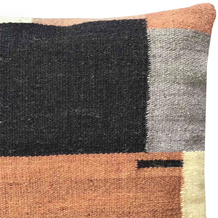 HARDY PILLOW